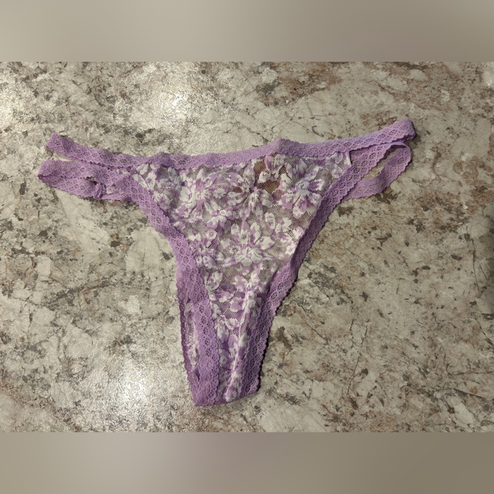 VS PINK Double Strap Thong Panty Lace Floral Large NWT